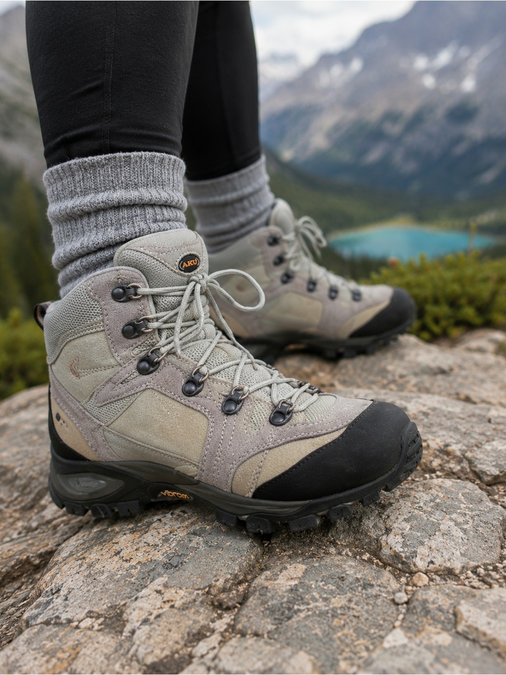 Women’s AKU Gortex waterproof Hiking Boots size 7.5